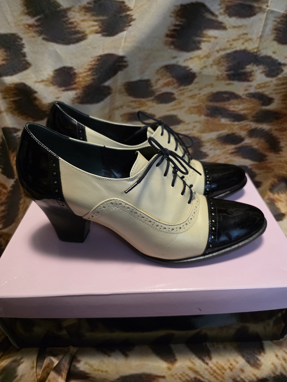 Via Spiga Lace-Up Leather and Patent Oxfords - Size 7.5-8
